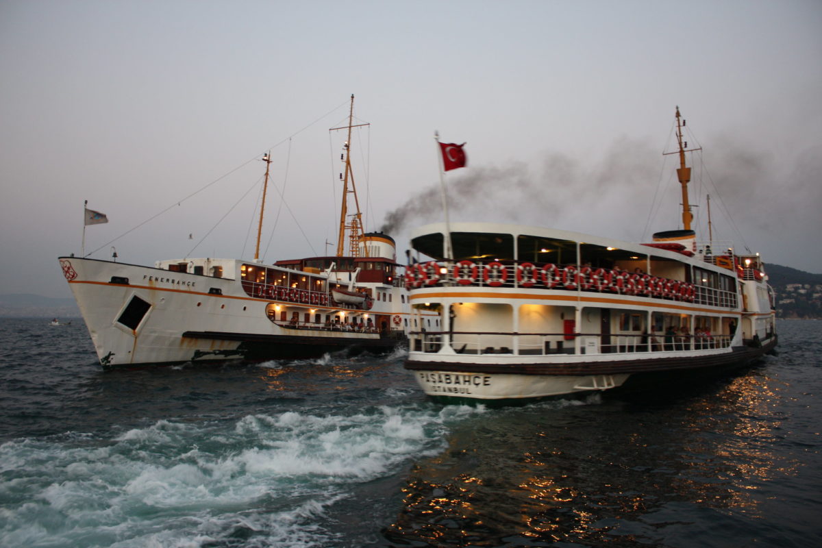 Ömür çiçek kadar narin, bir gün kadar kısa…