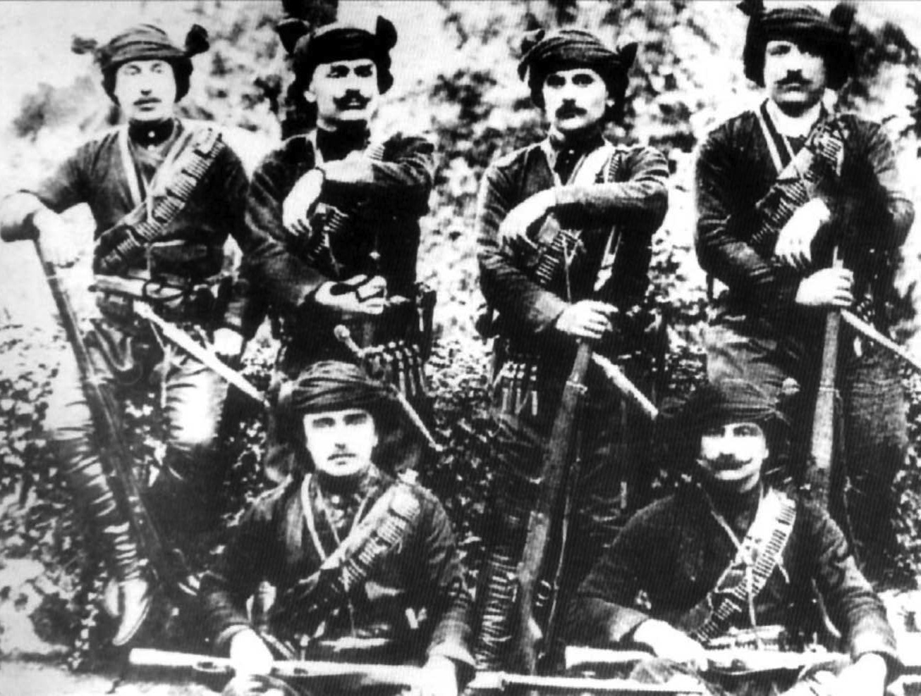 Mazallah siperde yanına bir ateist düşse…