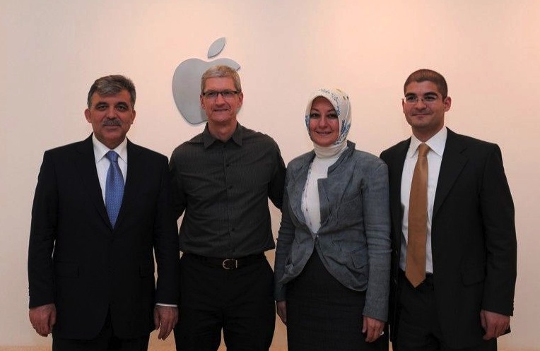 ABD ziyareti sırasında Abdullah Gül Apple CEO'su Tim Cook ile görüşmüştü.